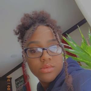 Meet your Posher, Anissa